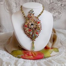 Necklace L'Oiseau des Iles embroidered with Swarovski crystals, pearls and Miyuki seed beads.